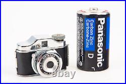 Crystar Hit Style Camera in Case 14×14mm Exposures 17.5mm Film Vintage RARE V20